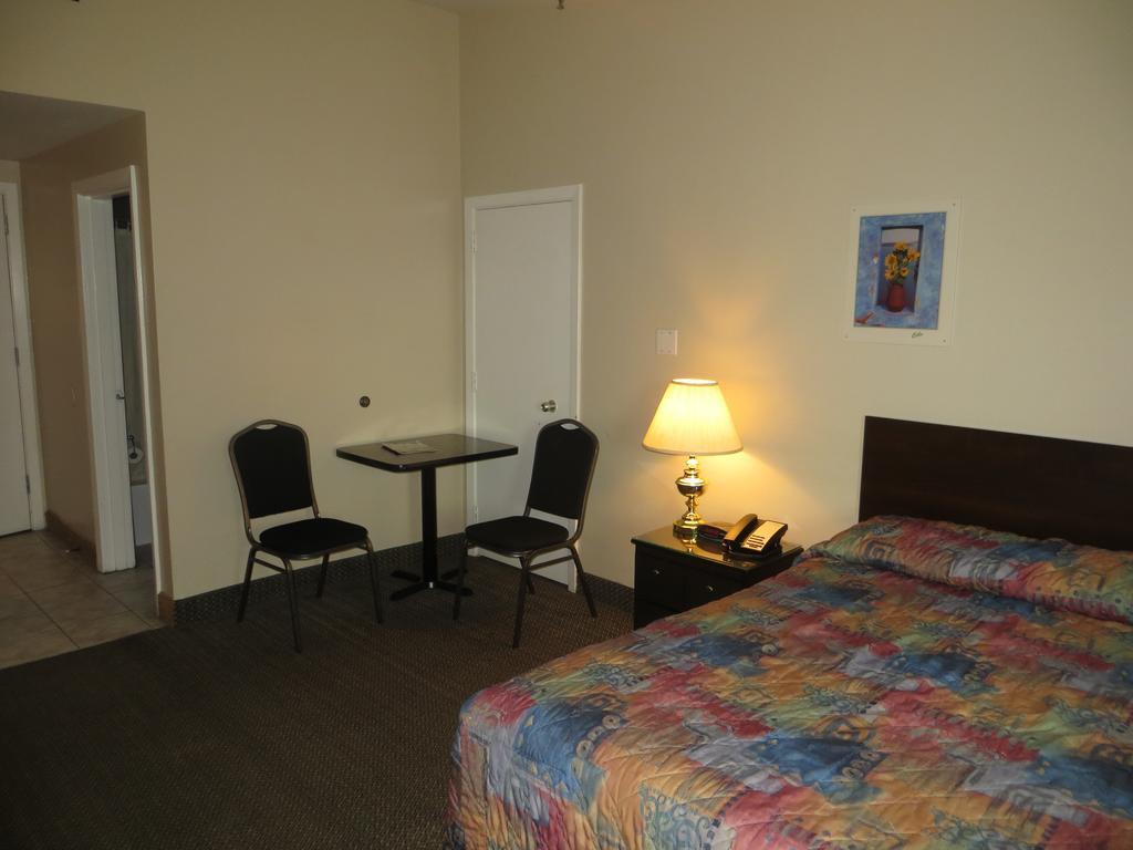 Airport Motor Motel 2*